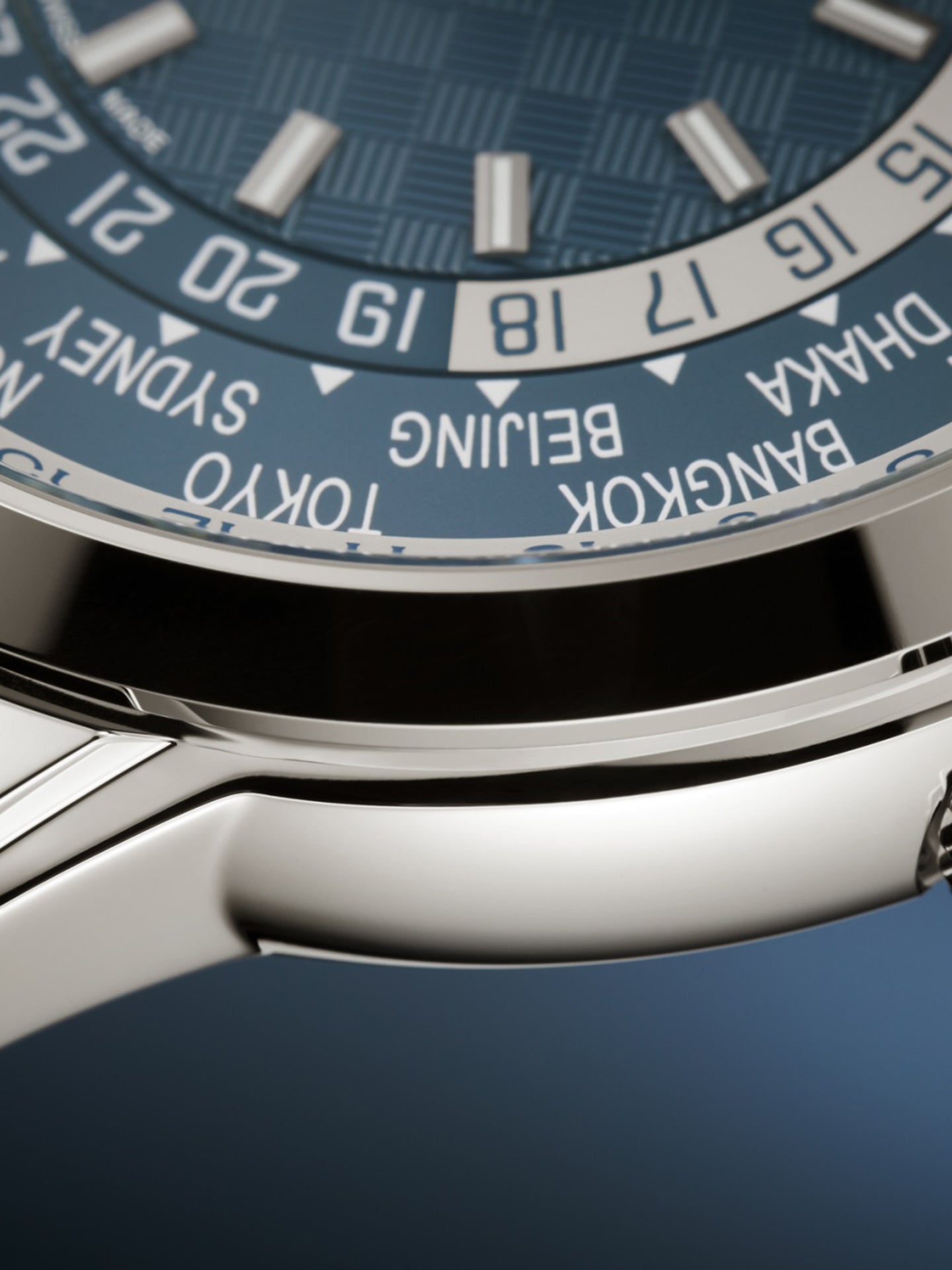 Patek Philippe World Time Watch Ref. 5330G-001 13 Patek Philippe World Time Watch Ref. 5330G-001