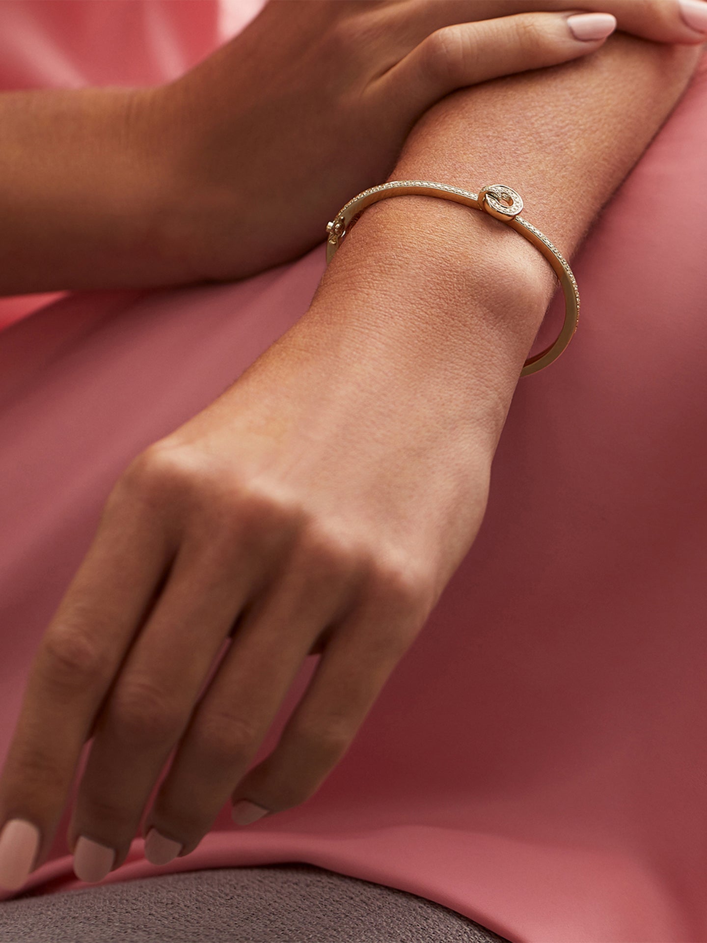 Roulette Yellow Gold Diamond Bangle 3 Roulette Yellow Gold Diamond Bangle