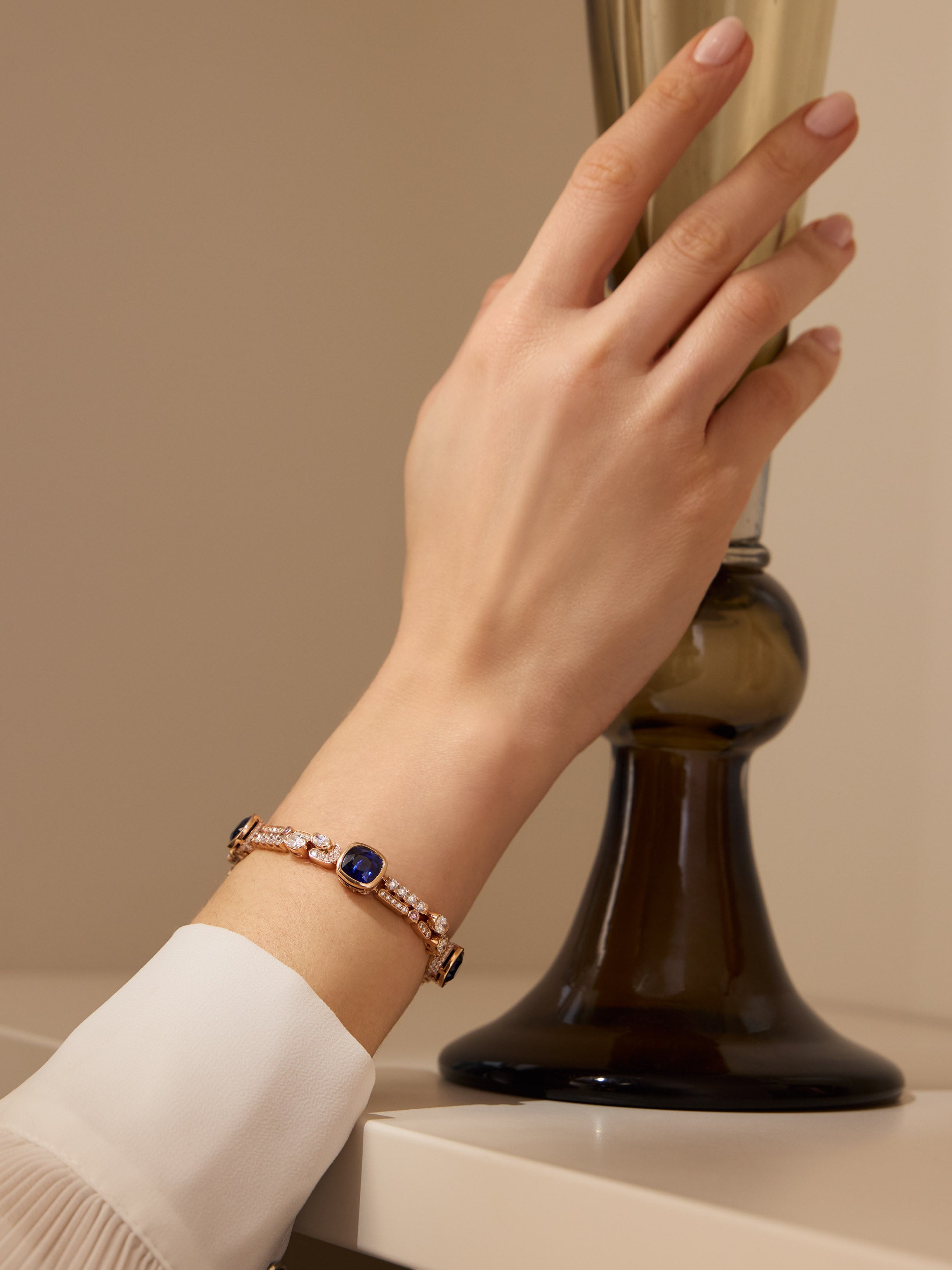 The National Gallery Play of Light Cushion Sapphire Rose Gold Bracelet 3 The National Gallery Play of Light Cushion Sapphire Rose Gold Bracelet