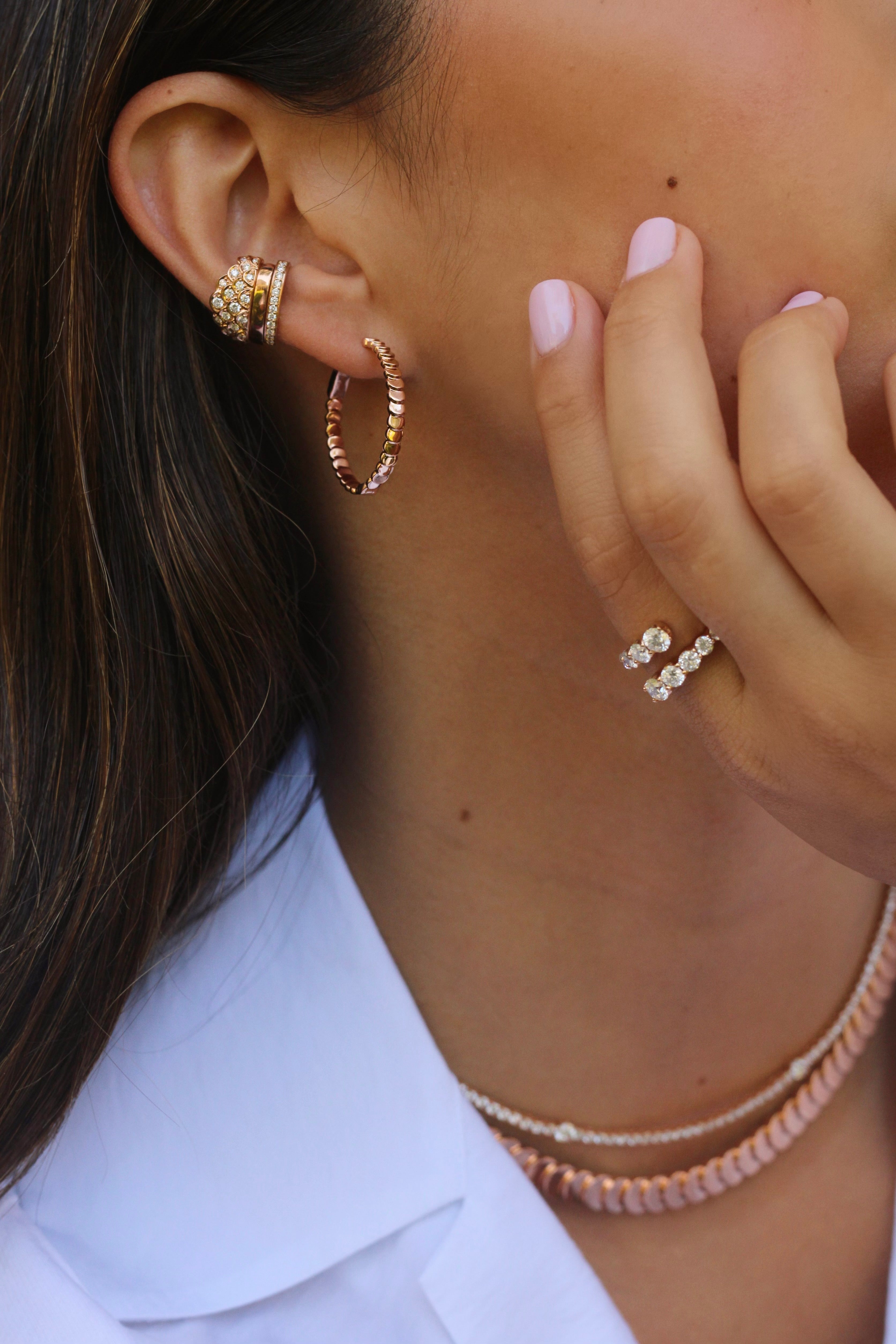 CLASSIC MEDIUM LUNA HOOPS 6 CLASSIC MEDIUM LUNA HOOPS