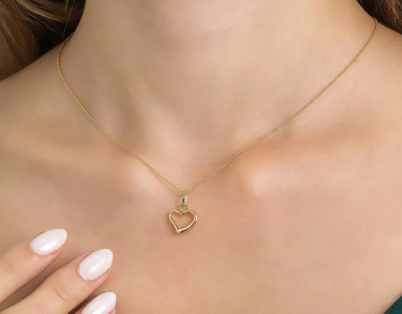 14K Yellow Gold Minimalist Heart Necklace