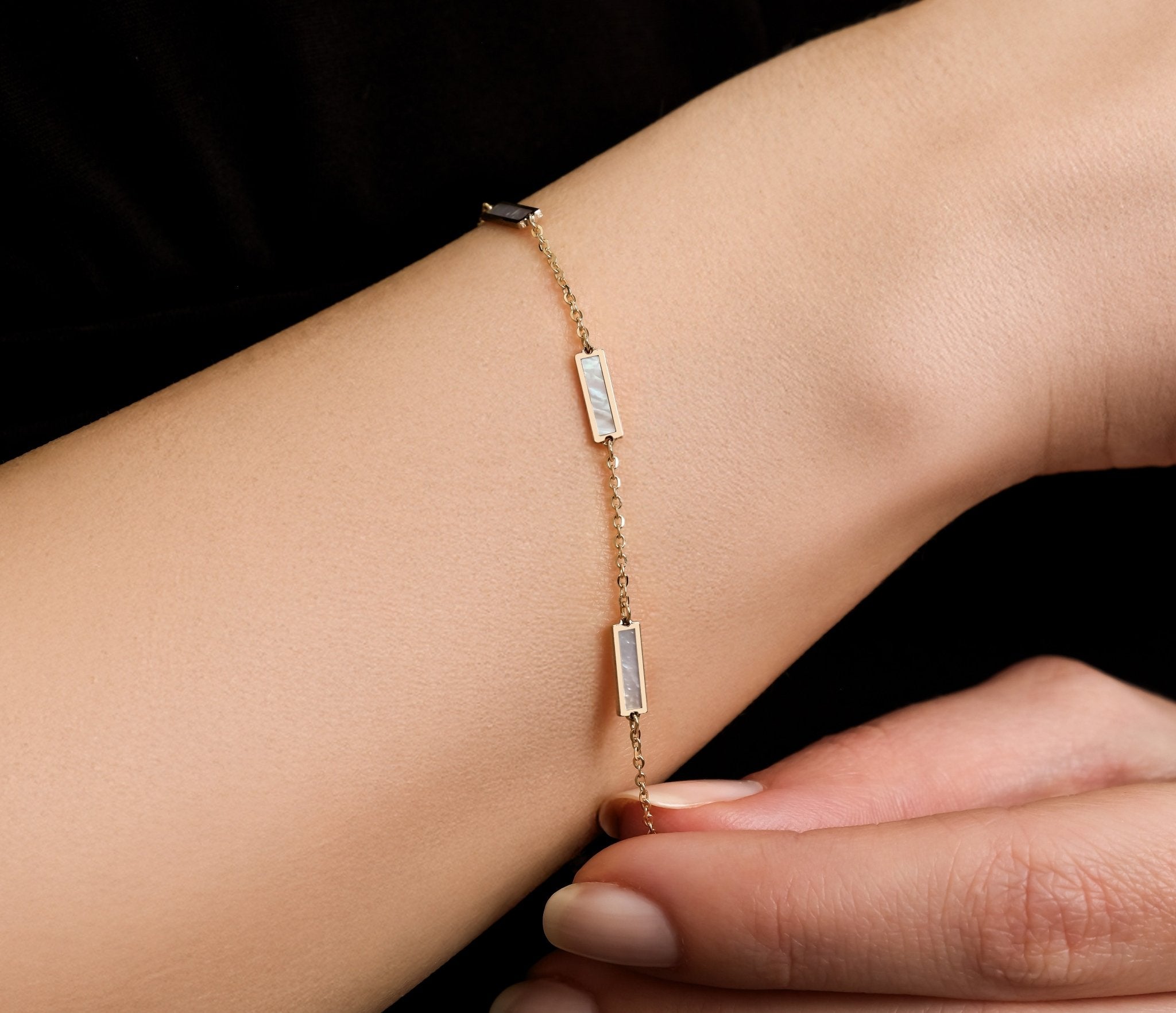 14K Solid Yellow Gold Mother of Pearl Bar Bracelet