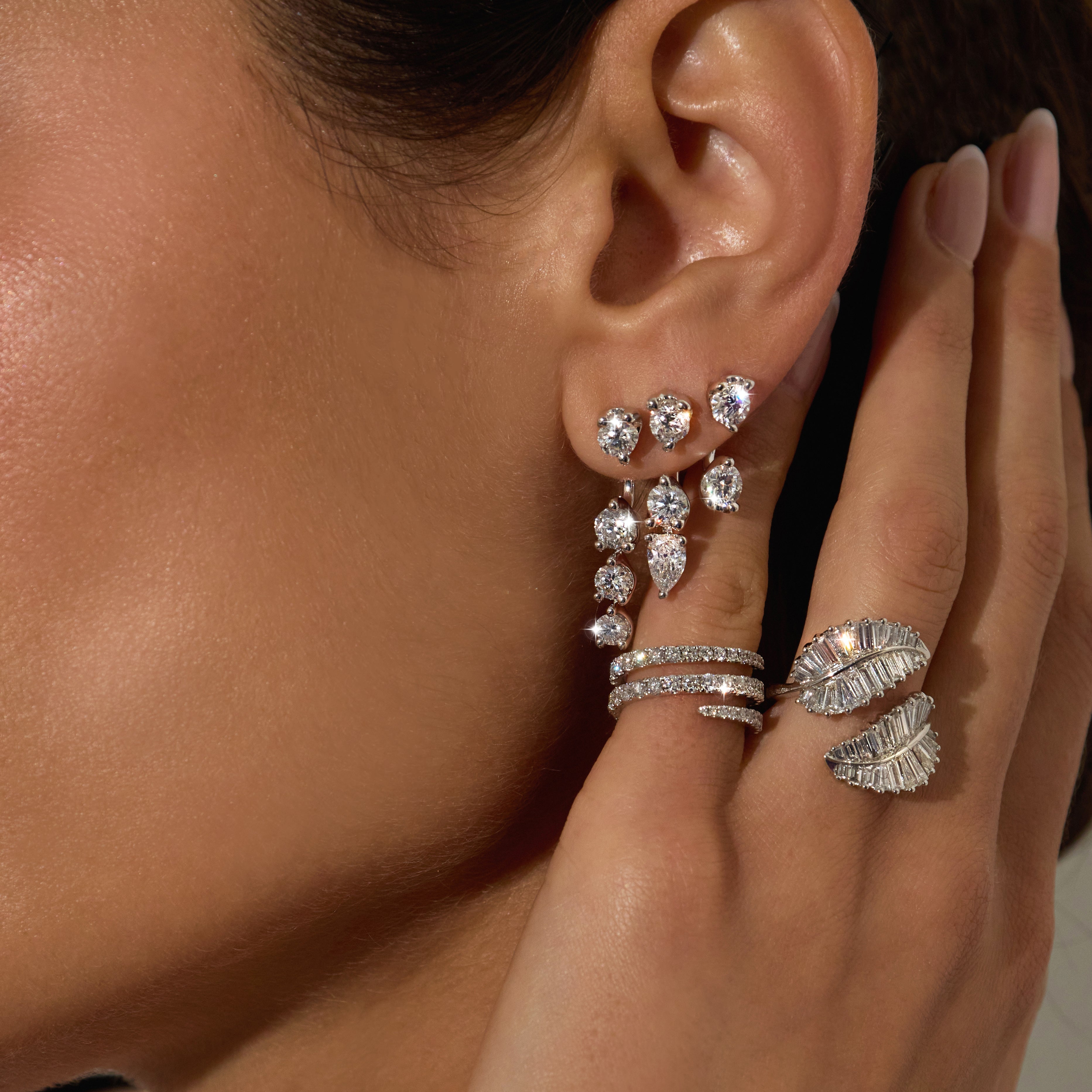 MEDIUM PALM LEAF DIAMOND RING 4 ORBIT ROUND & PEAR DROP EARRING