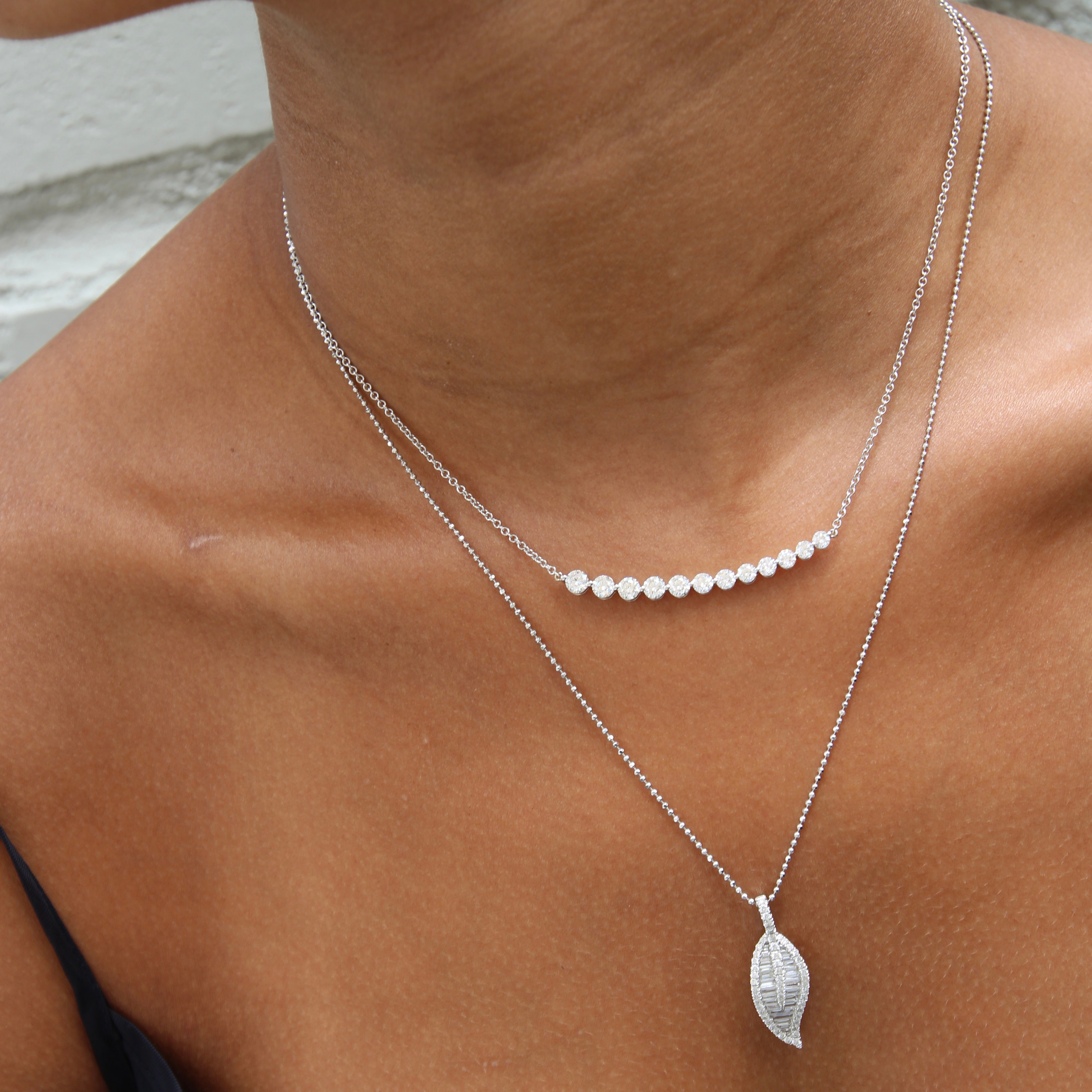LARGE GRADUATED DIAMOND NECKLACE 5 LARGE GRADUATED DIAMOND NECKLACE