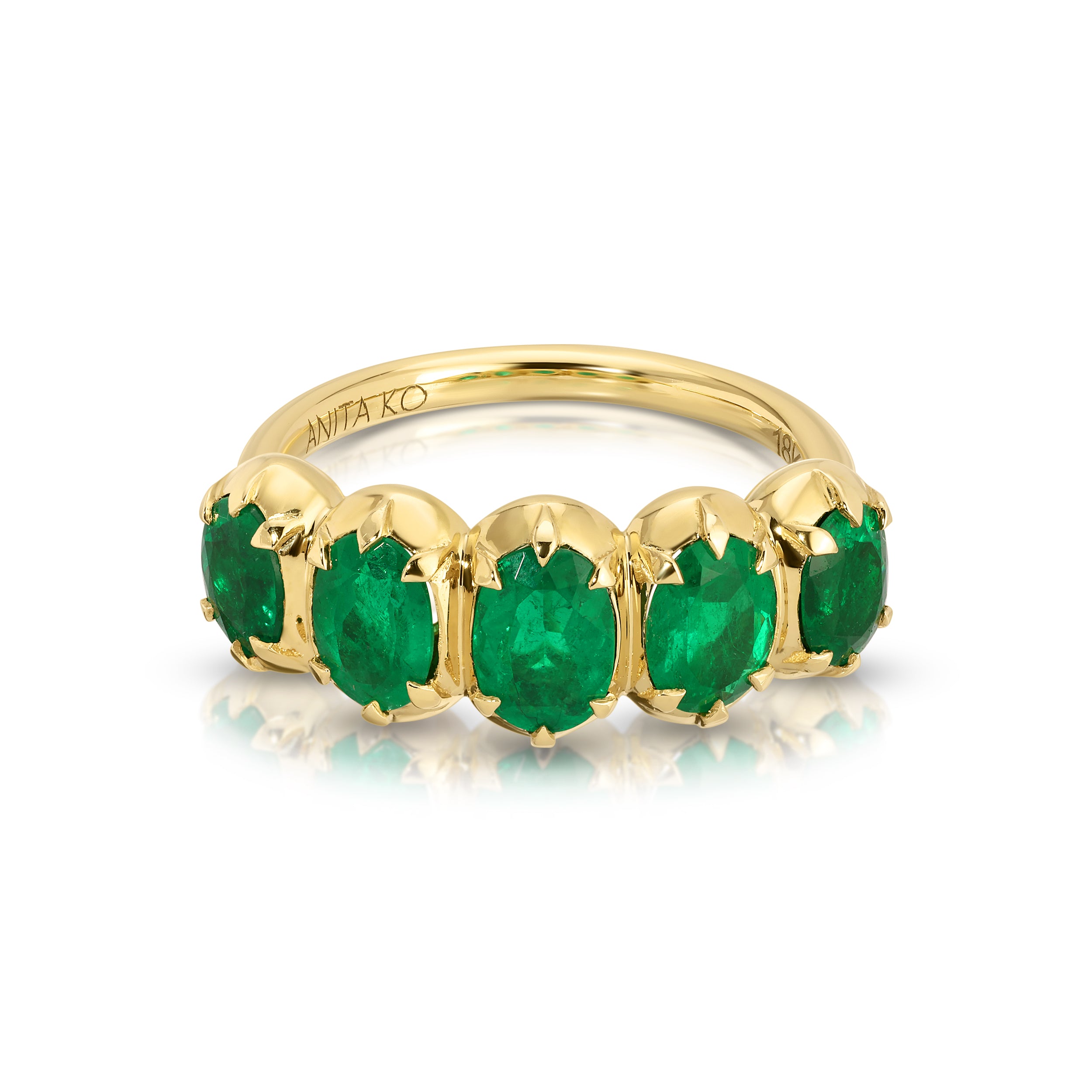 GRADUATED OVAL CUT EMERALD DEMI RING