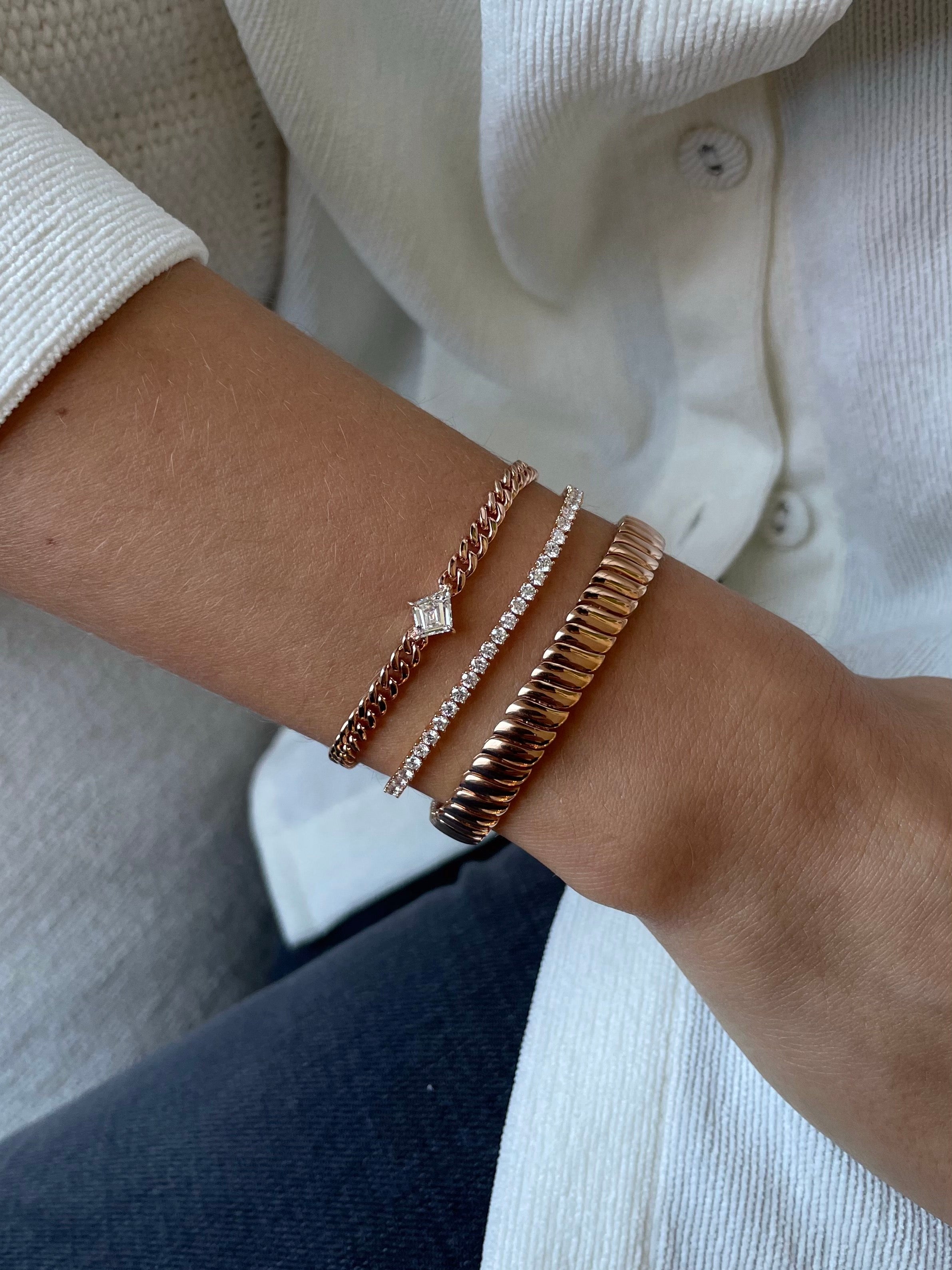 CUBAN LINK BRACELET WITH STEP-CUT KITE DIAMOND CENTER
